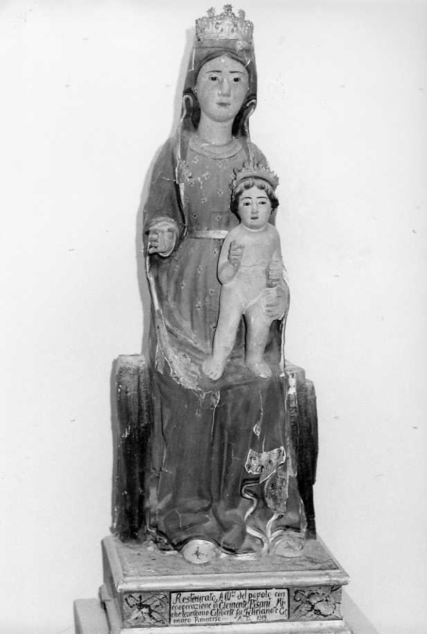 Madonna con Bambino (gruppo scultoreo) - bottega campana (sec. XV)