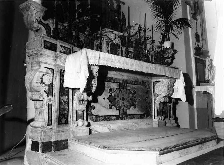 altare maggiore - bottega campana (prima metà sec. XVIII)