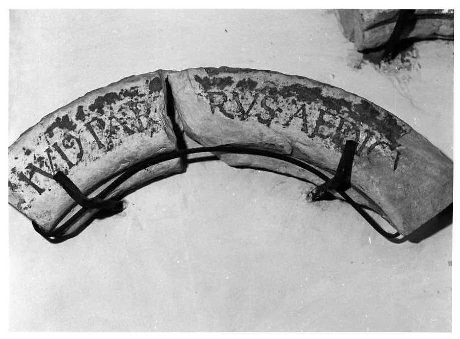 rilievo, frammento - bottega campana (sec. XIV)