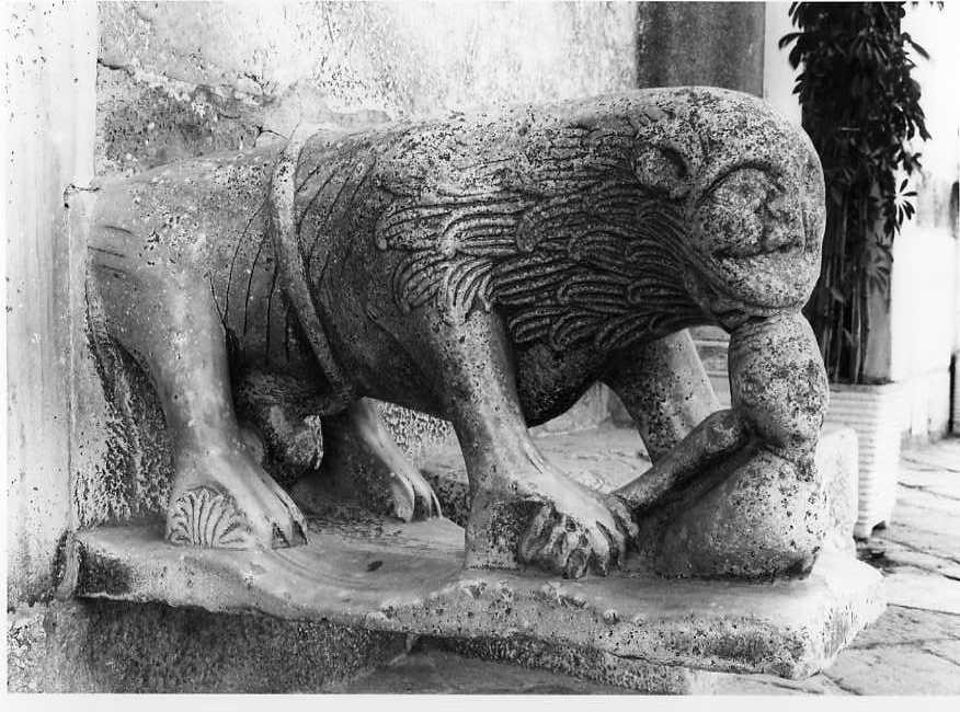 leone (scultura) - bottega campana (sec. XII)