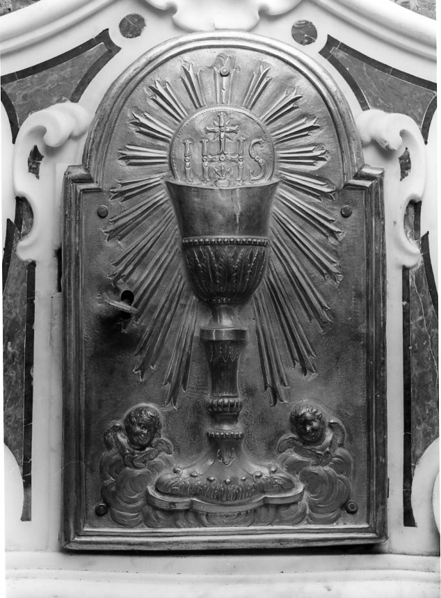 calice eucaristico (sportello di tabernacolo) - bottega campana (prima metà sec. XX)