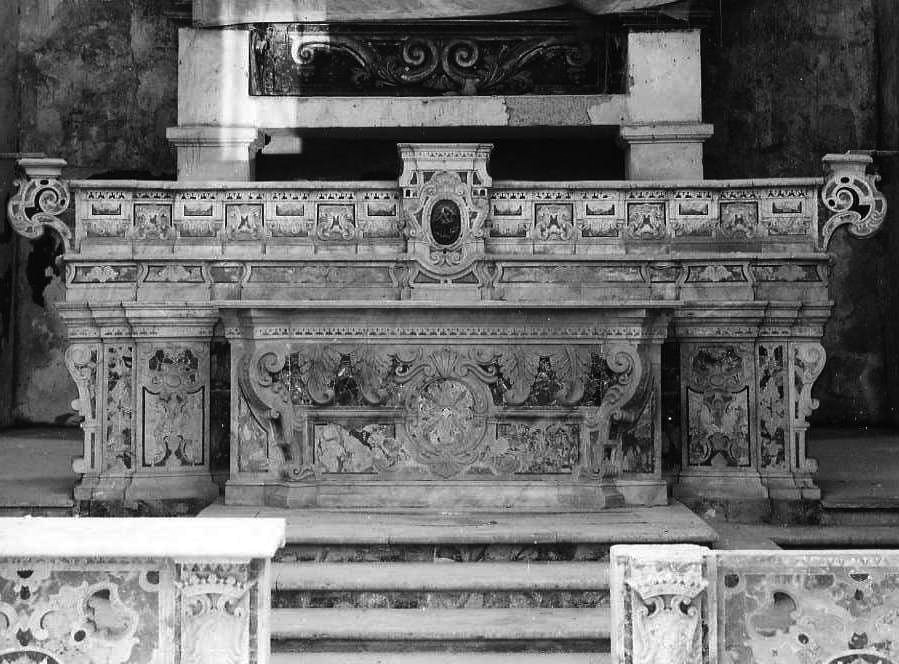 altare maggiore - bottega napoletana (secondo quarto sec. XVIII)