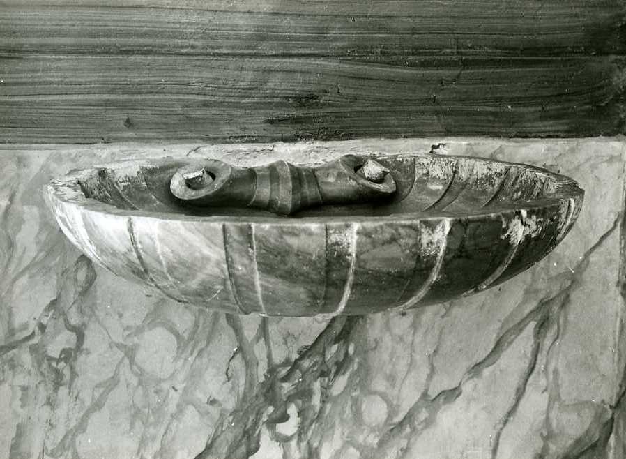 acquasantiera da parete, serie - bottega napoletana (sec. XVIII)