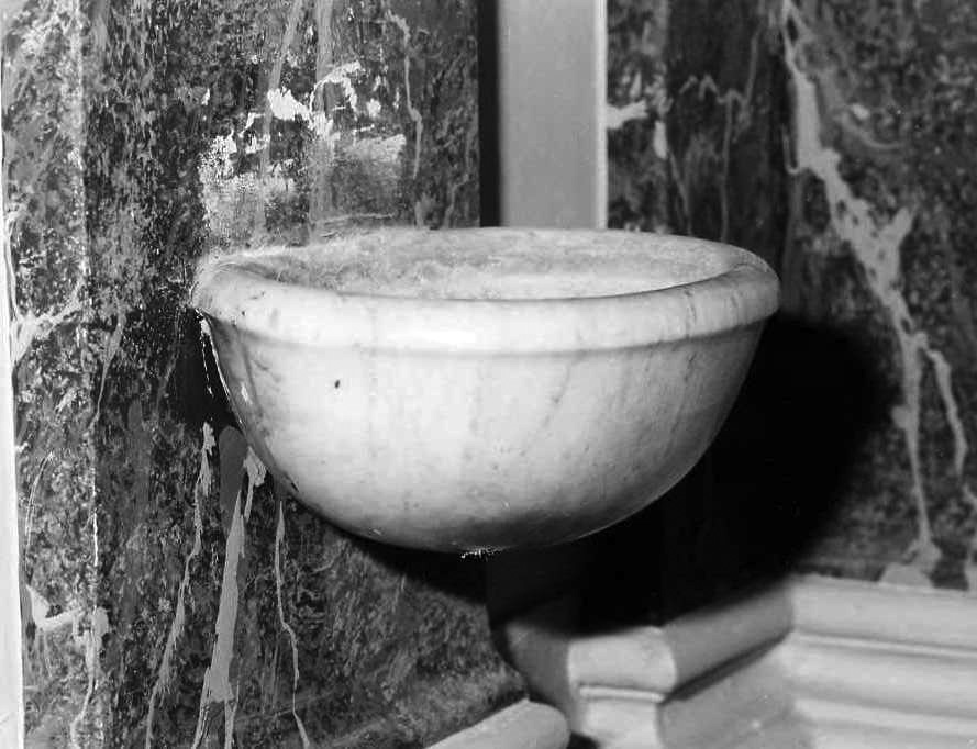acquasantiera da parete - bottega campana (seconda metà sec. XIX)