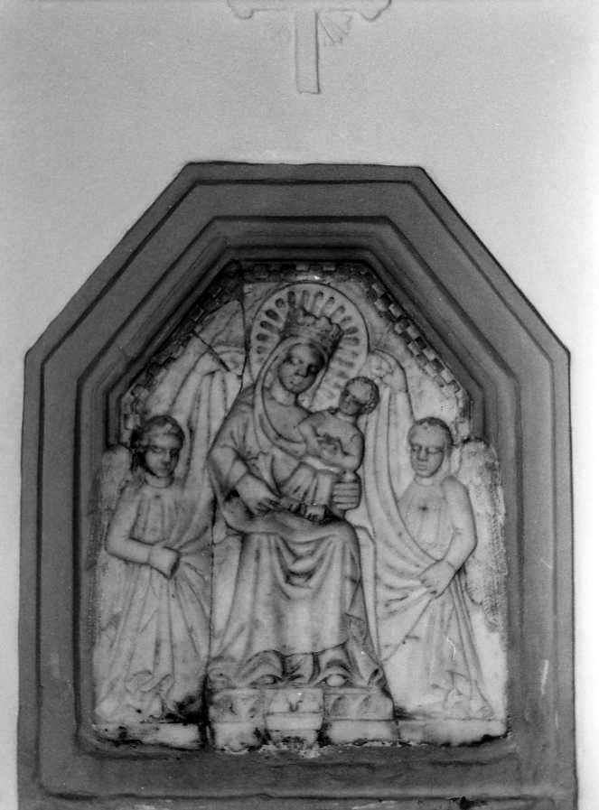 Madonna in trono che allatta il Bambino (edicola) - bottega campana (sec. XV)