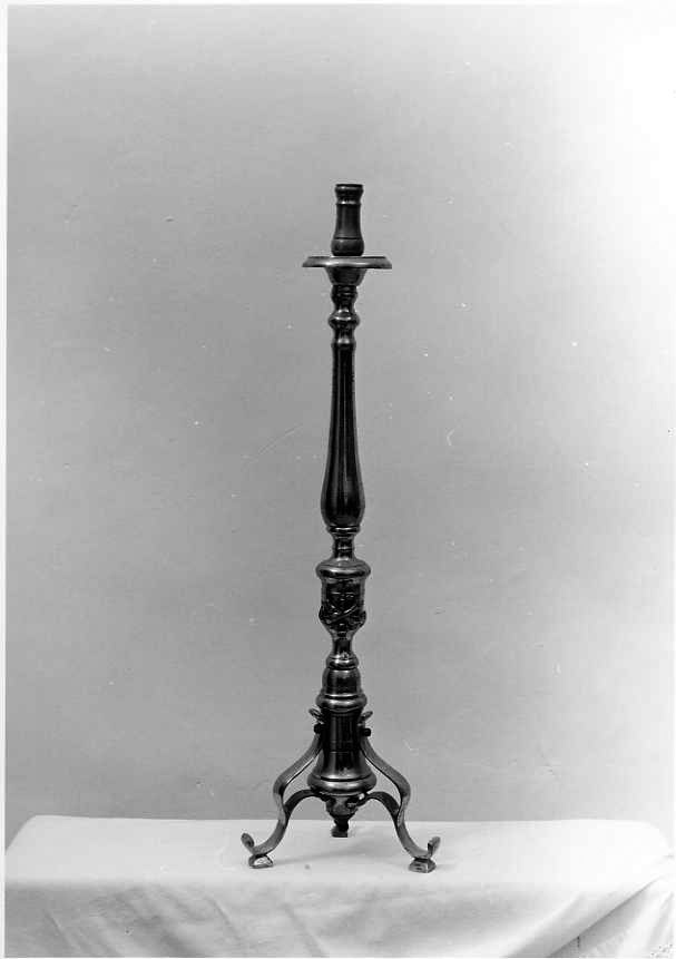 candelabro, serie - bottega campana (prima metà sec. XX)