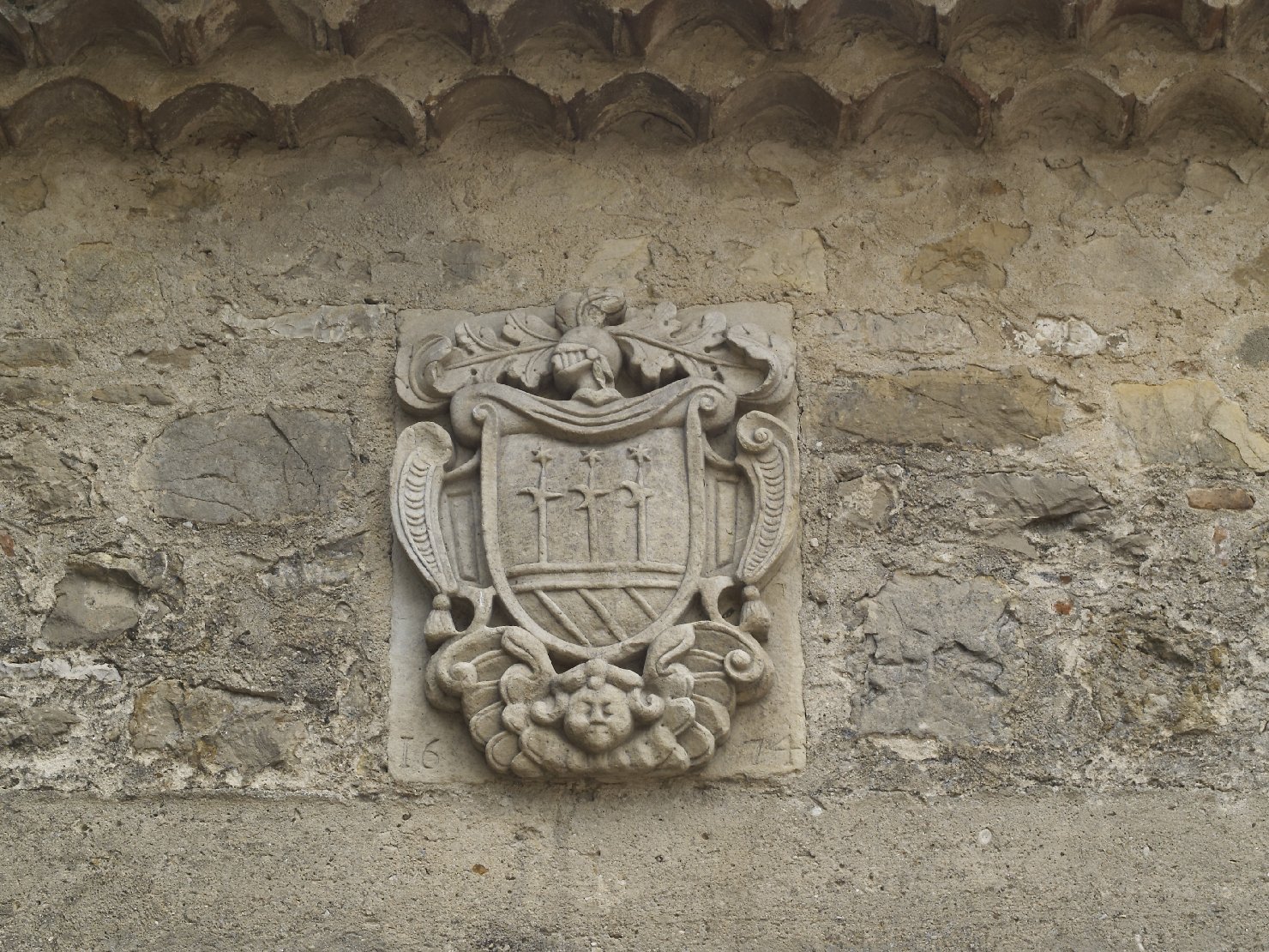 stemma gentilizio (rilievo, opera isolata) - bottega beneventana (sec. XVII)
