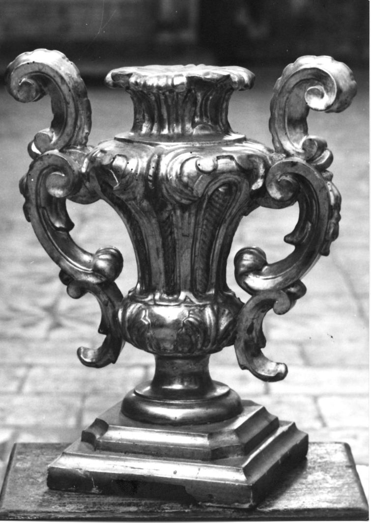 vaso d'altare, serie - bottega campana (metà sec. XVIII)