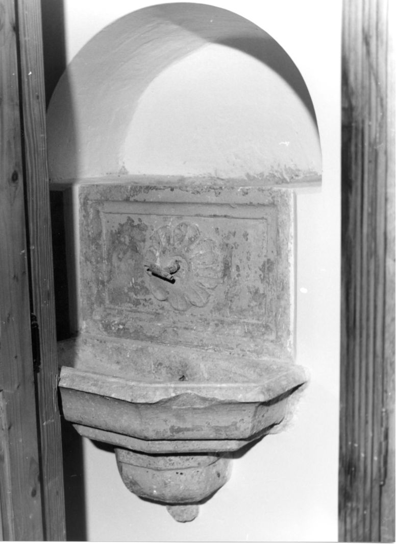 fontana - a muro - bottega campana (sec. XVIII)