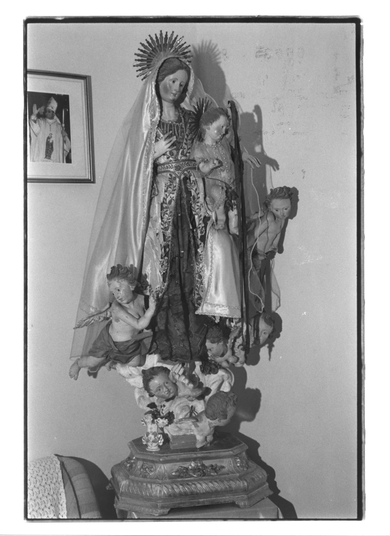 Madonna con Bambino in gloria (gruppo scultoreo) - bottega napoletana, manifattura napoletana (prima metà sec. XIX)