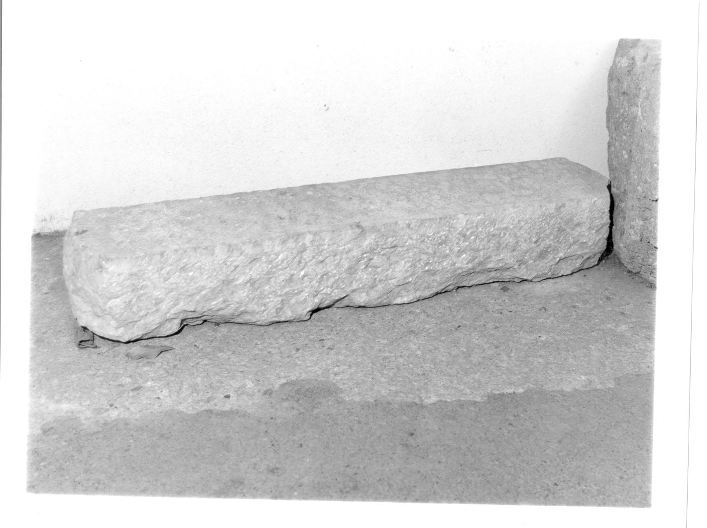 mostra di porta, frammento - bottega campana (prima metà sec. XVIII)