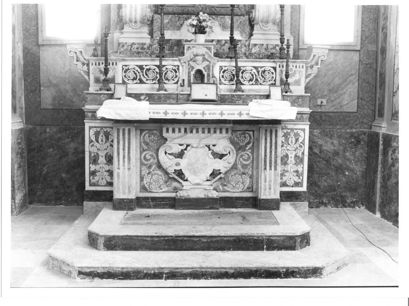 altare - bottega Italia meridionale (sec. XX)