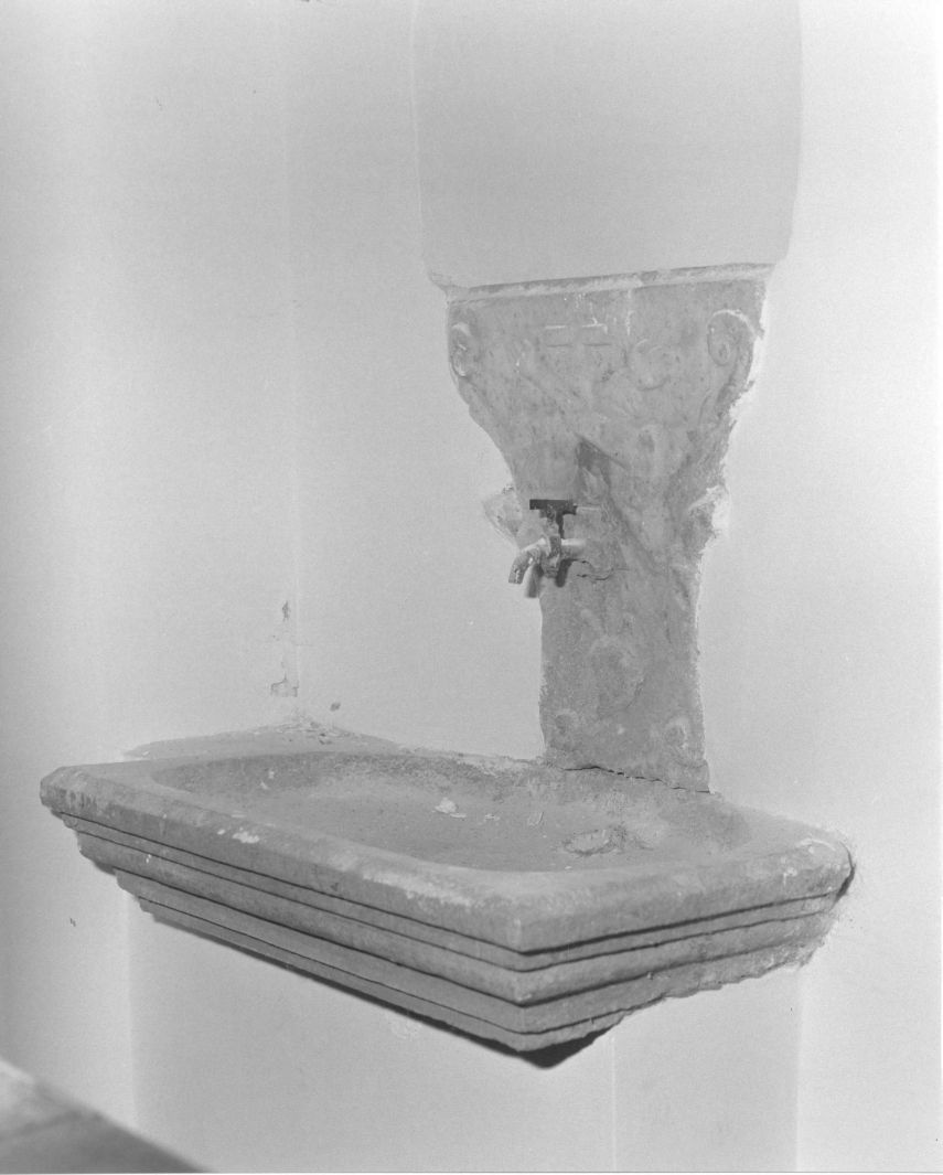 fontana da sacrestia - bottega Italia meridionale (prima metà sec. XVIII)