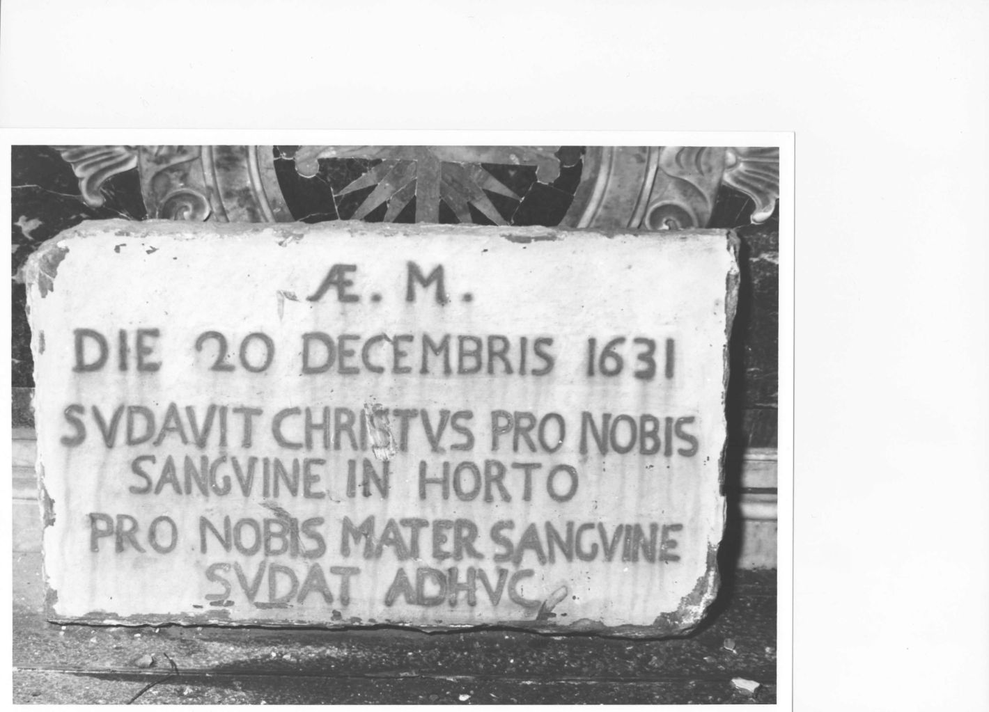 lapide commemorativa - bottega Italia meridionale (sec. XVII)