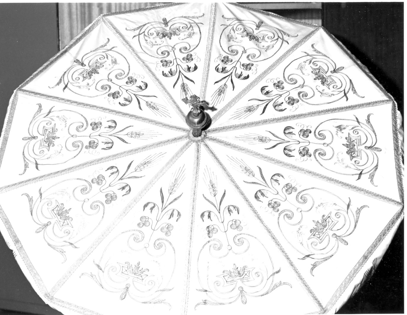 ombrellino processionale - manifattura campana (sec. XIX)