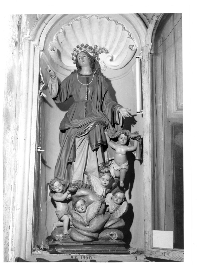 Madonna Assunta con angeli (statua, opera isolata) - bottega napoletana (prima metà sec. XIX)