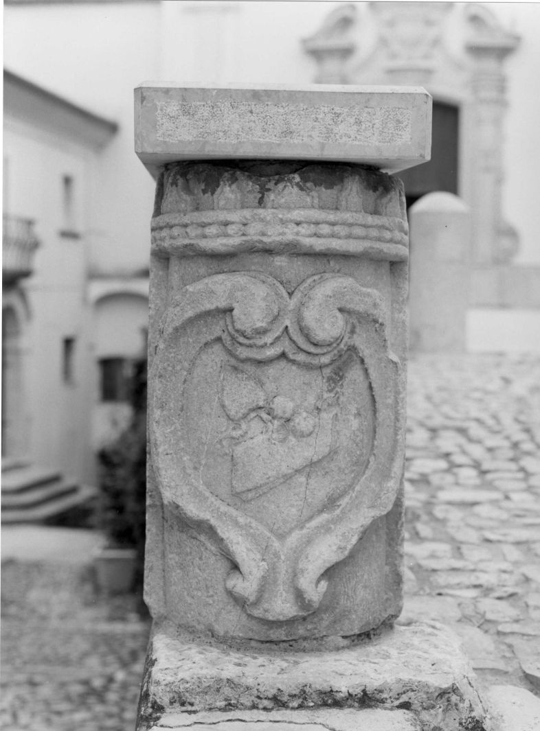 stemma (decorazione plastica) - bottega Italia meridionale (prima metà sec. XVII)