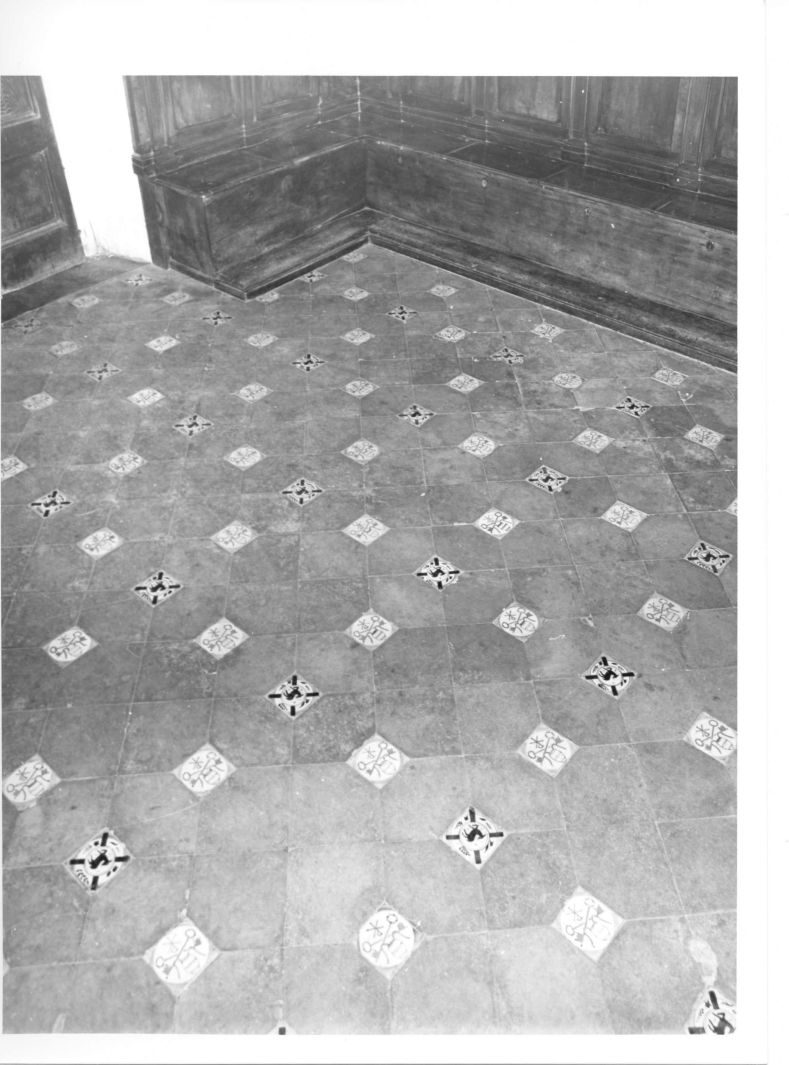 pavimento a mattonelle - bottega Italia meridionale (sec. XX)