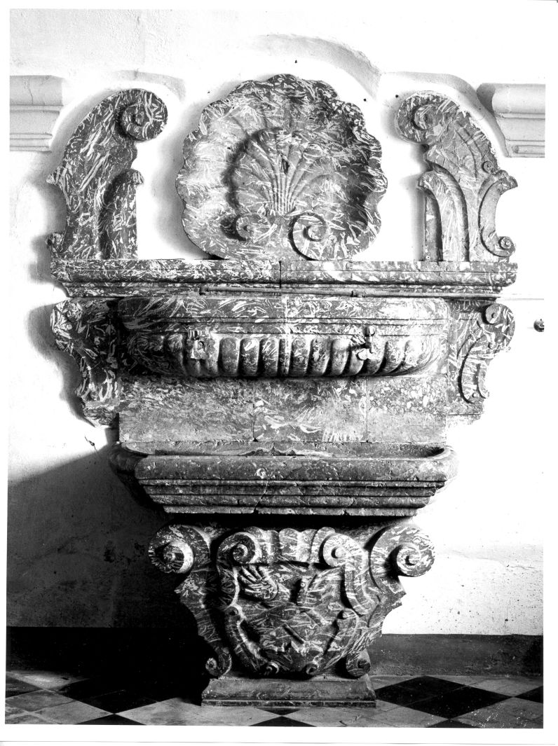 lavabo da sacrestia - bottega Italia meridionale (sec. XVII)