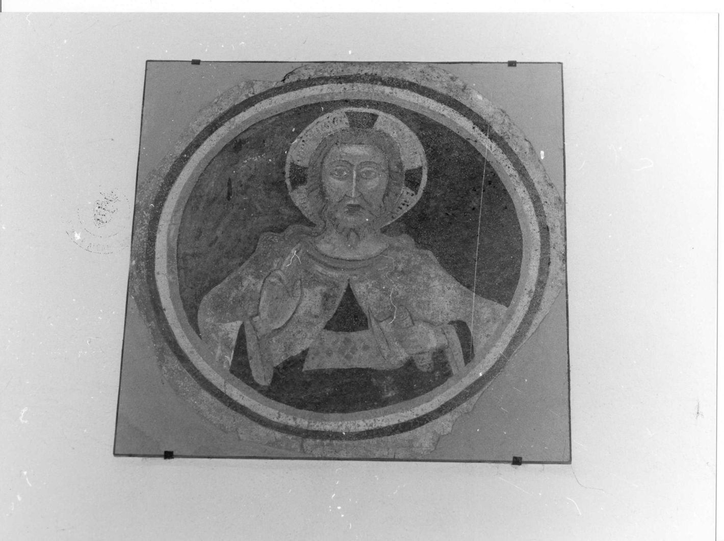 Cristo benedicente in clipeo (dipinto, frammento) - ambito campano (sec. XIV)