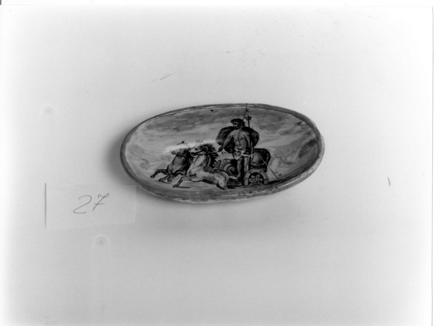 Nettuno sul suo carro come re del mare (piatto) - ambito italiano (sec. XVIII)