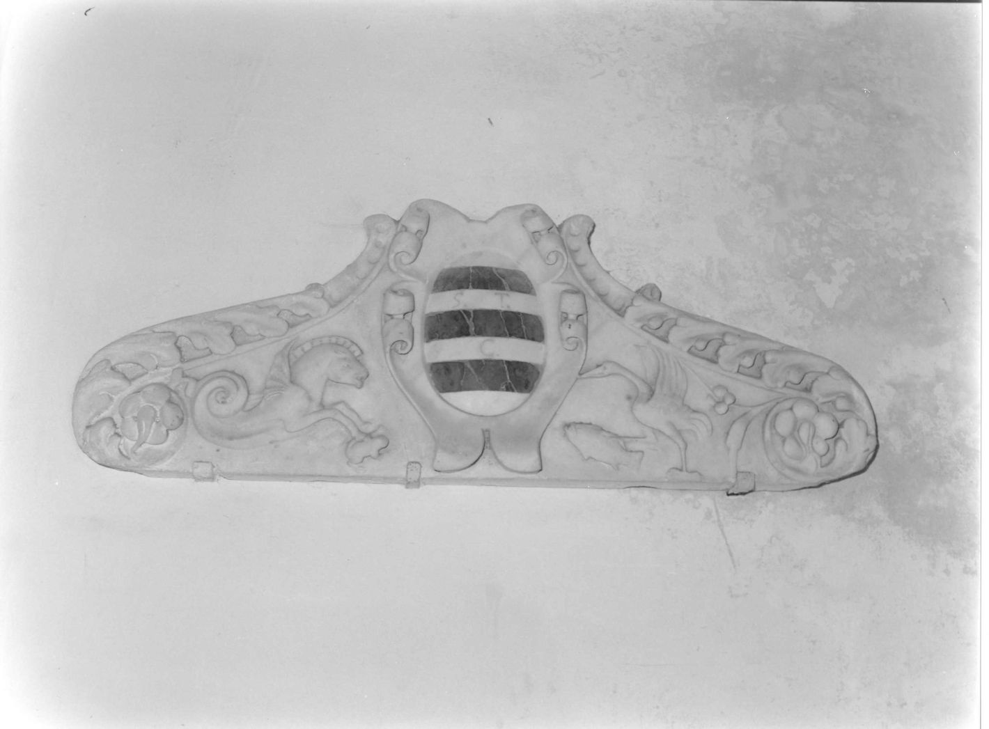 stemma (rilievo) - bottega campana (fine sec. XVI)