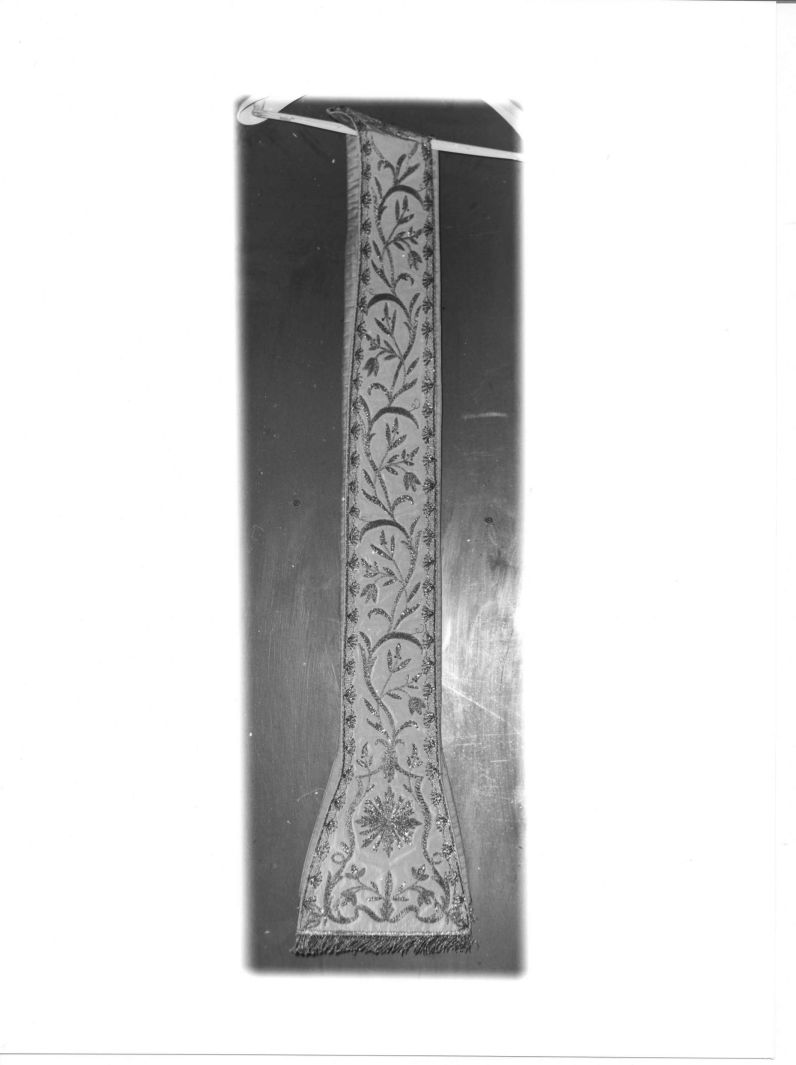 motivi decorativi floreali (stola) - manifattura campana (seconda metà sec. XIX)