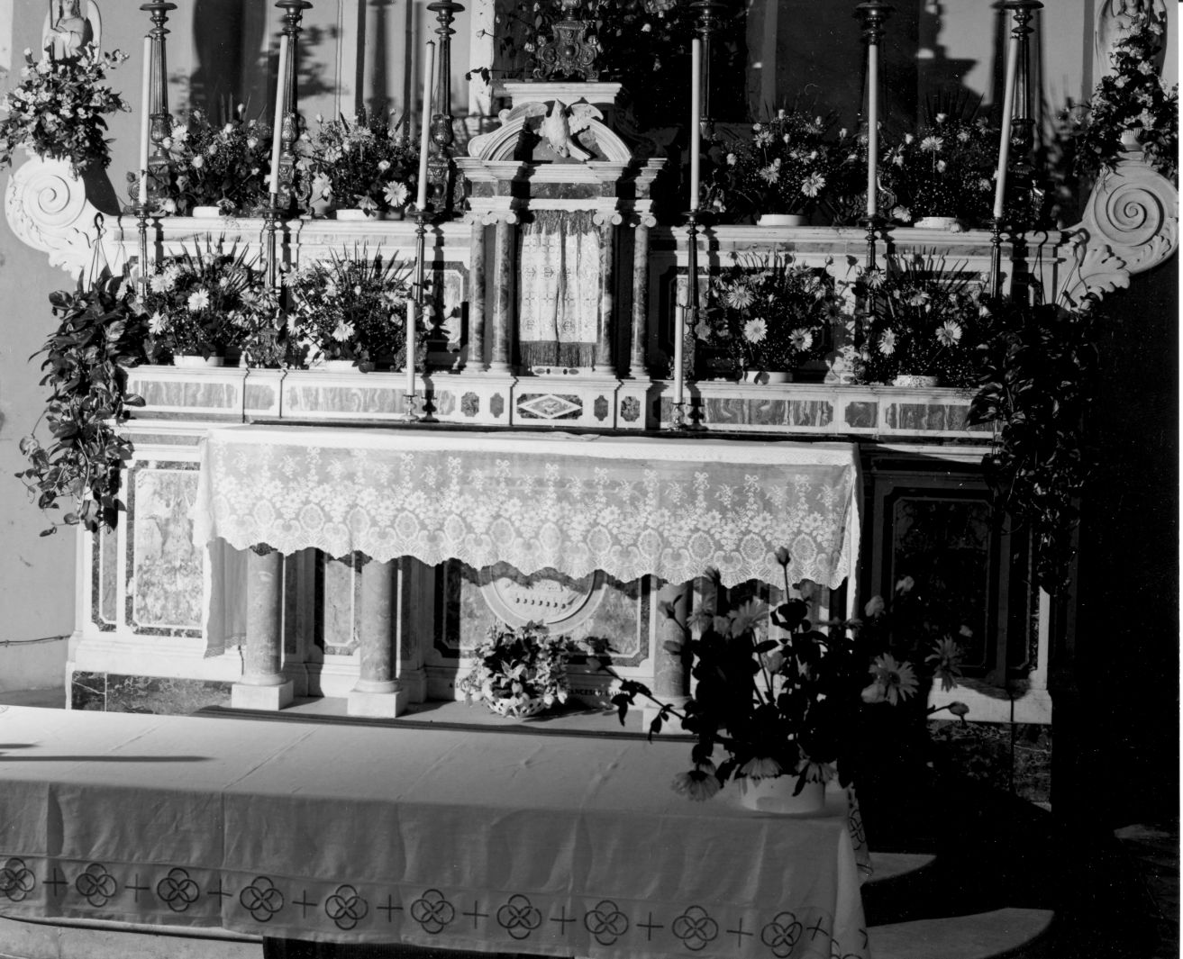 altare maggiore - bottega irpina (prima metà sec. XX)