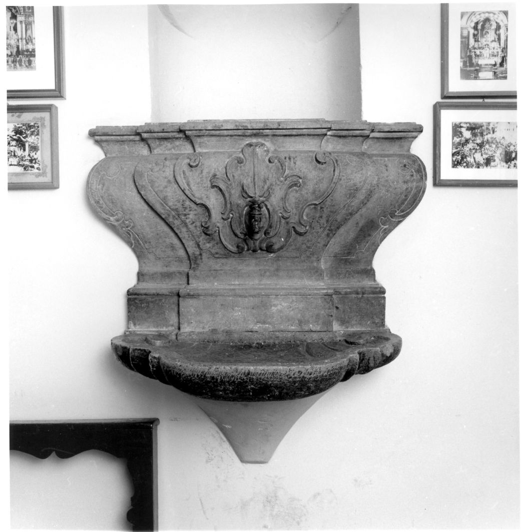 motivi decorativi (lavabo da sacrestia) - bottega campana (sec. XVIII)