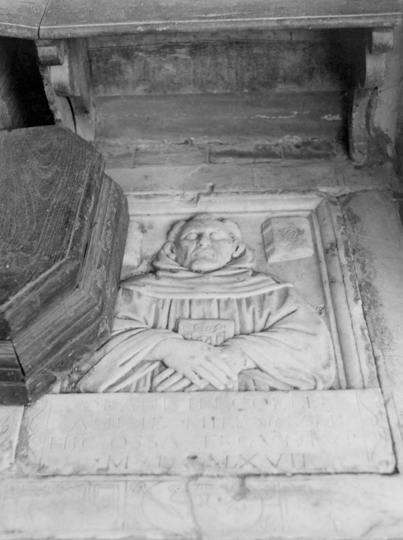 lapide tombale - bottega Italia meridionale (sec. XVI)