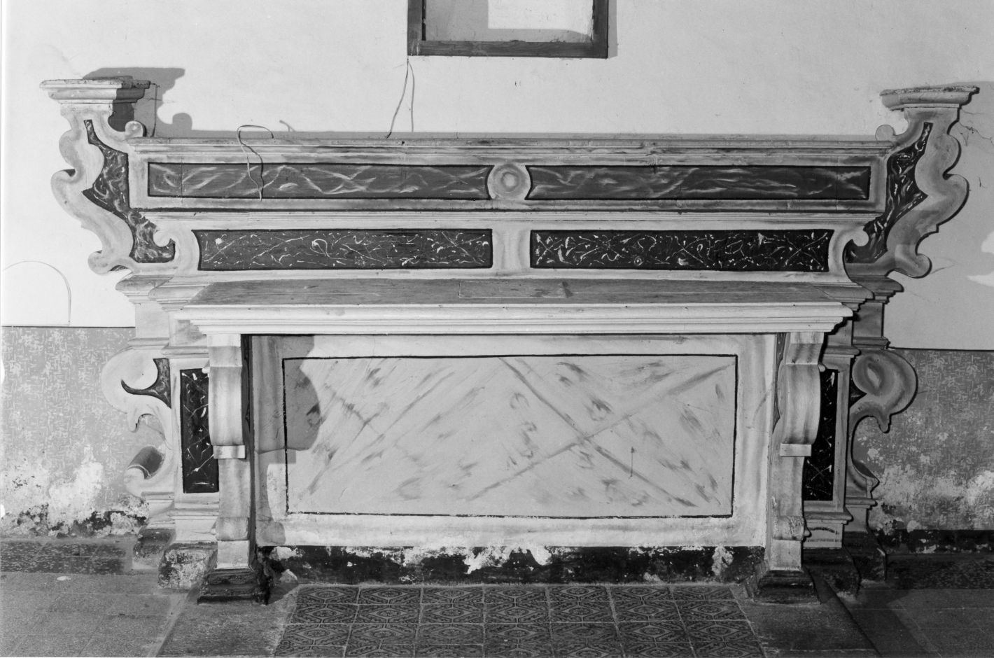 motivo decorativo a finto marmo (altare, coppia) - bottega campana (sec. XVIII)
