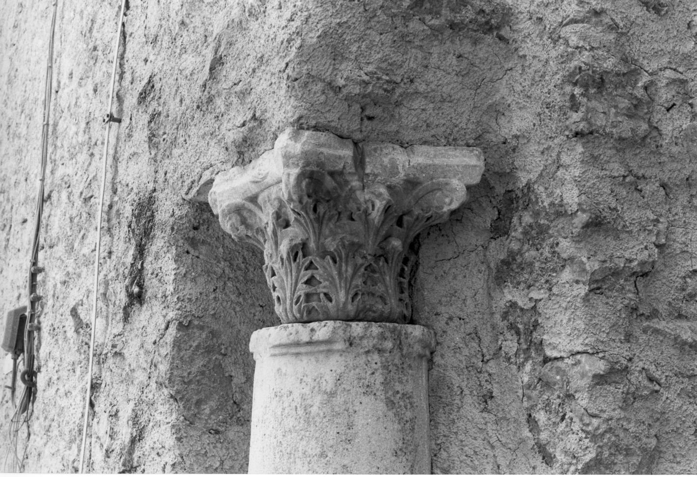 capitello corinzio - bottega campana (sec. XIII)