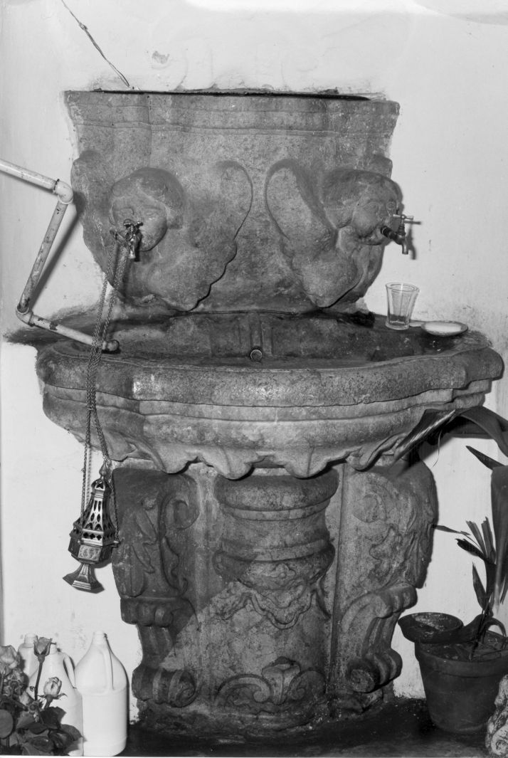 lavabo da sacrestia - bottega campana (prima metà sec. XVIII)