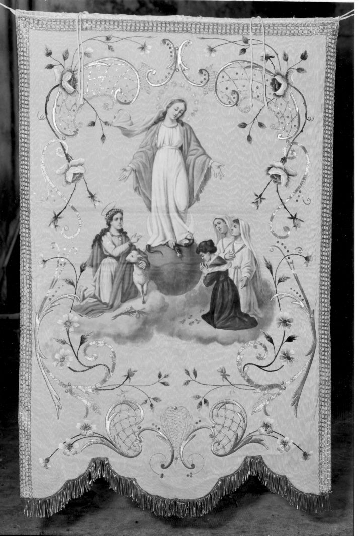 Madonna Immacolata con Sant'Agnese e tre consorelle (stendardo processionale) - manifattura Italia meridionale (sec. XX)