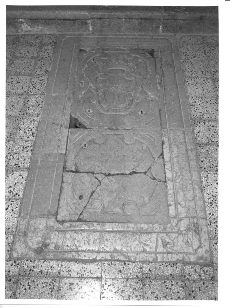 lapide tombale - bottega Italia meridionale (sec. XVIII)