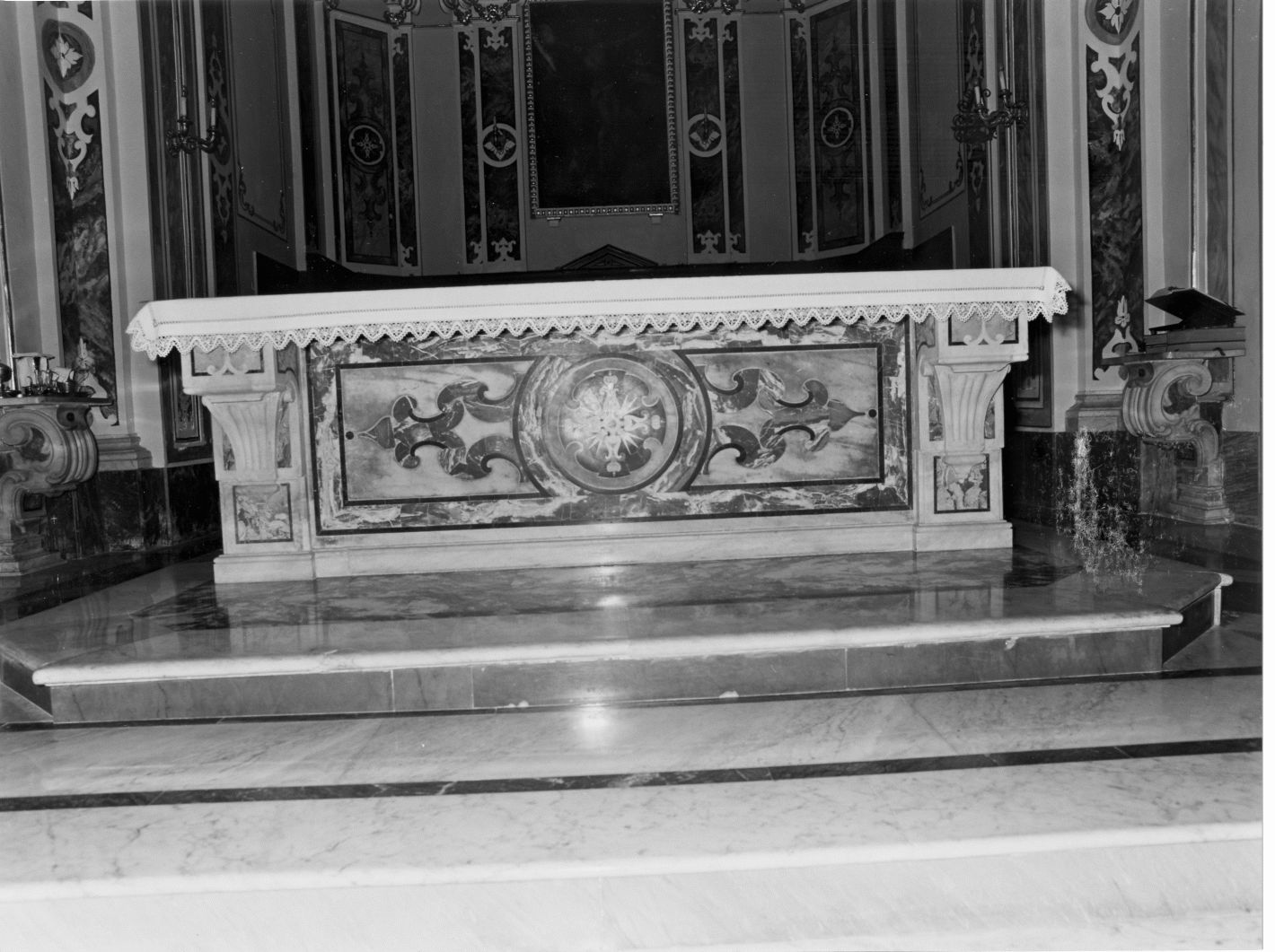 mensa d'altare - bottega di Roccapiemonte (seconda metà sec. XIX)