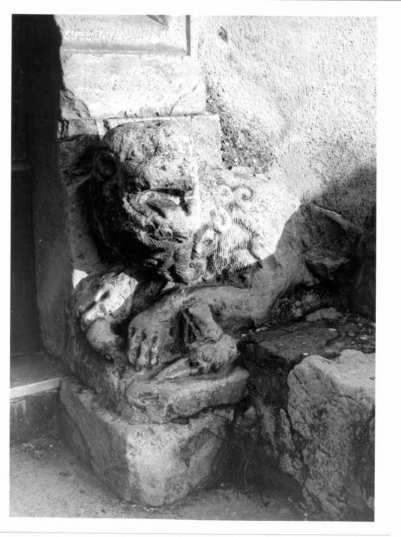 leone (scultura, coppia) - bottega campana (sec. XIII)