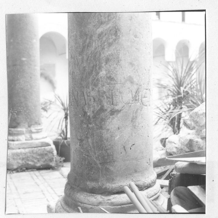 iscrizione (colonna) - bottega campana (secc. IX/ X)