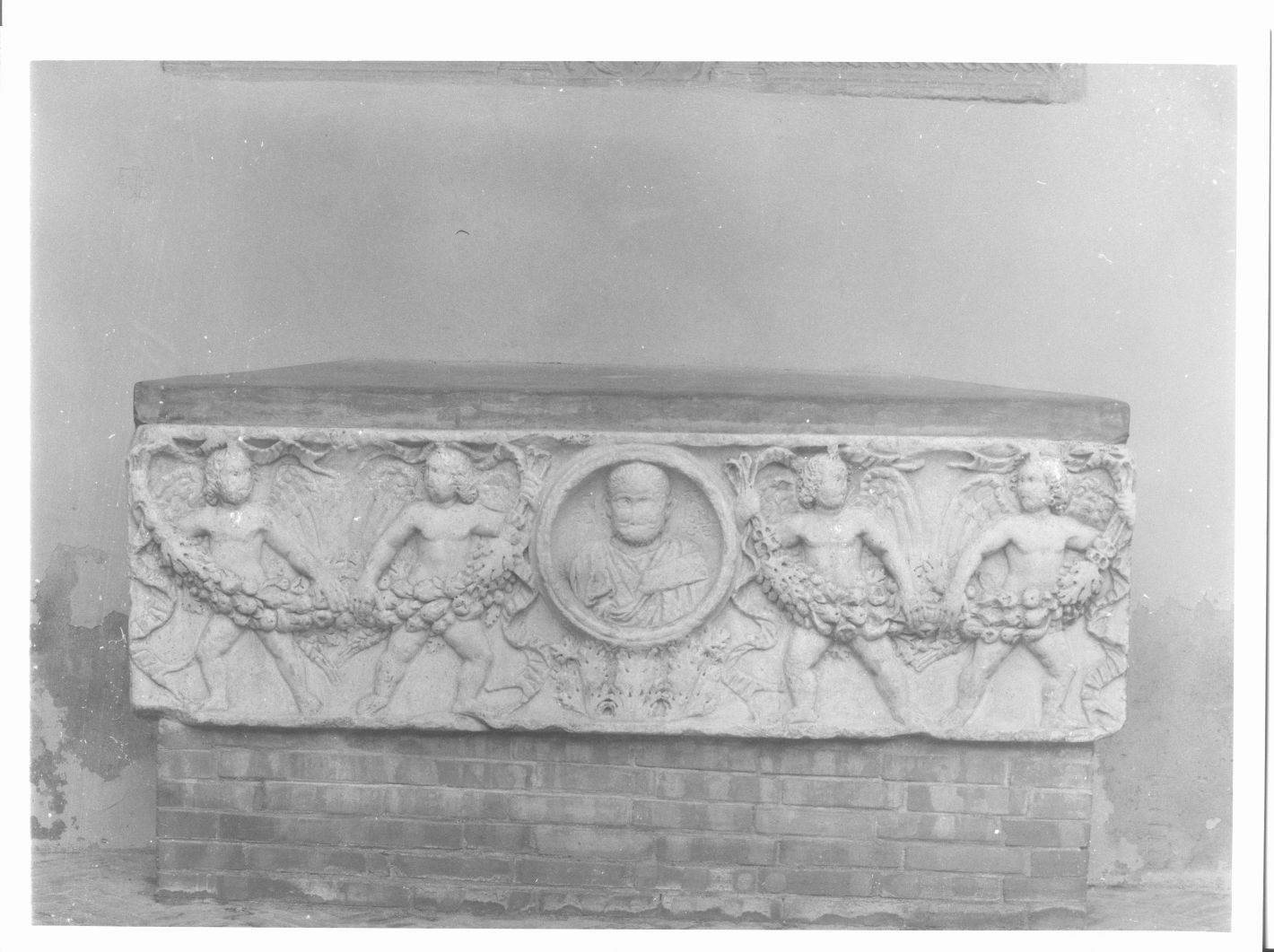 busto ritratto d'uomo (sarcofago - a cassa) - bottega campana (seconda metà sec. III)