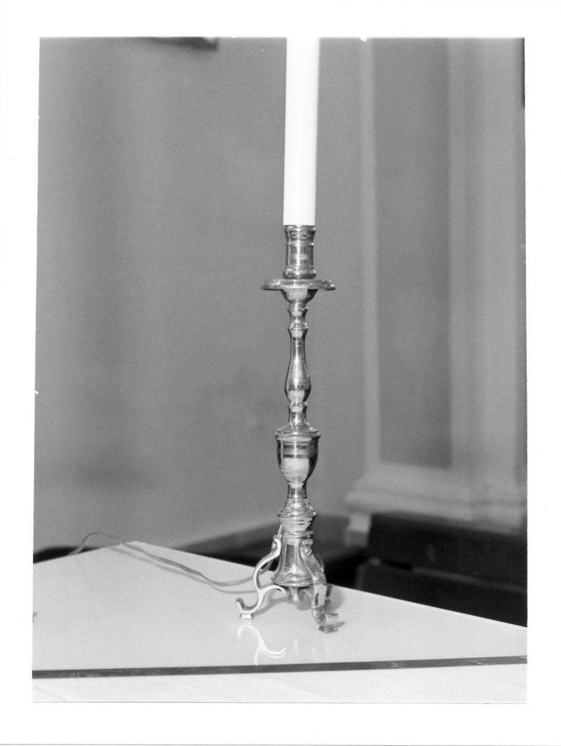 candeliere, serie - bottega campana (primo quarto sec. XX)