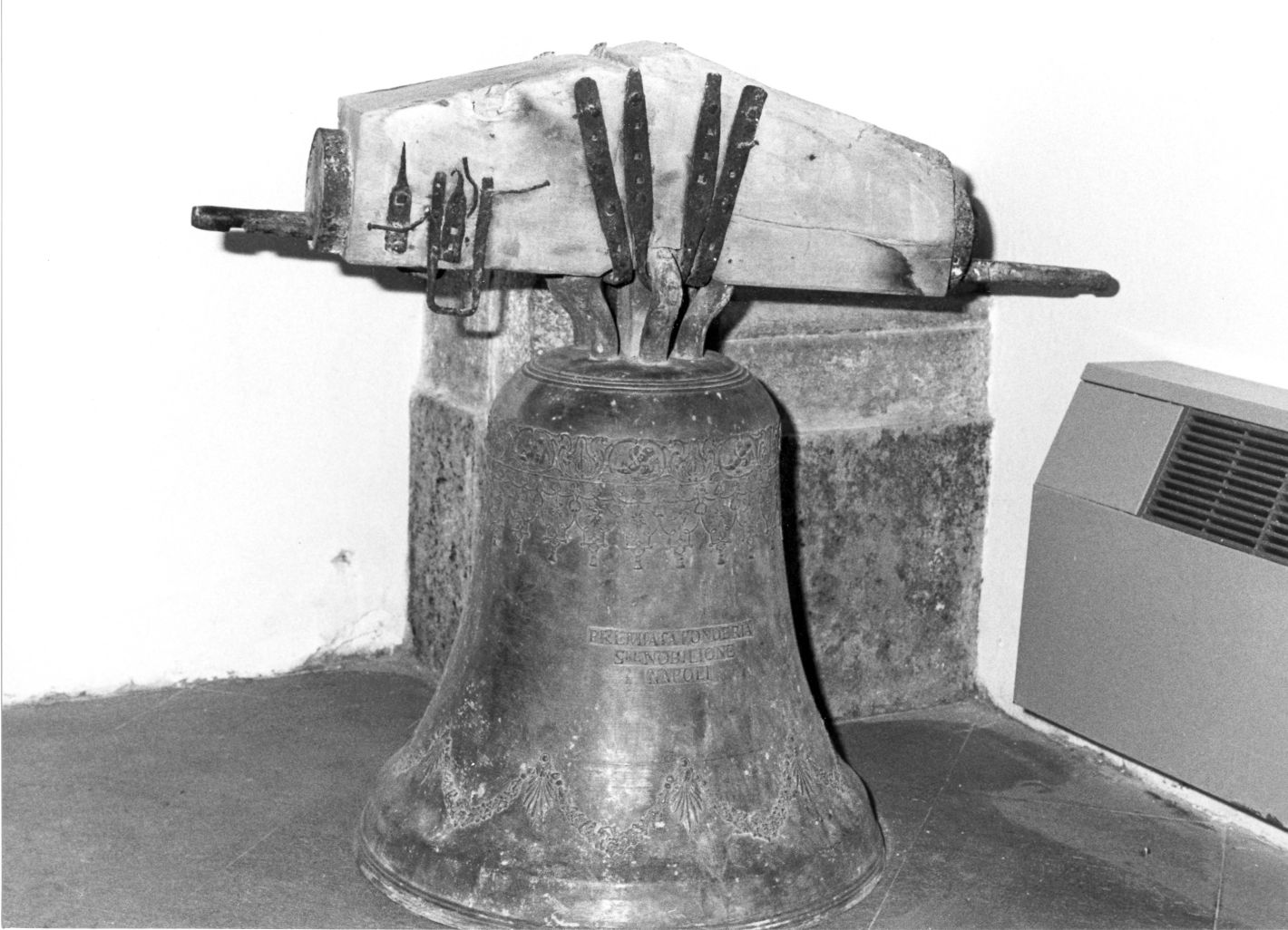 campana di Fonderia Nobilione Salvatore (sec. XX)