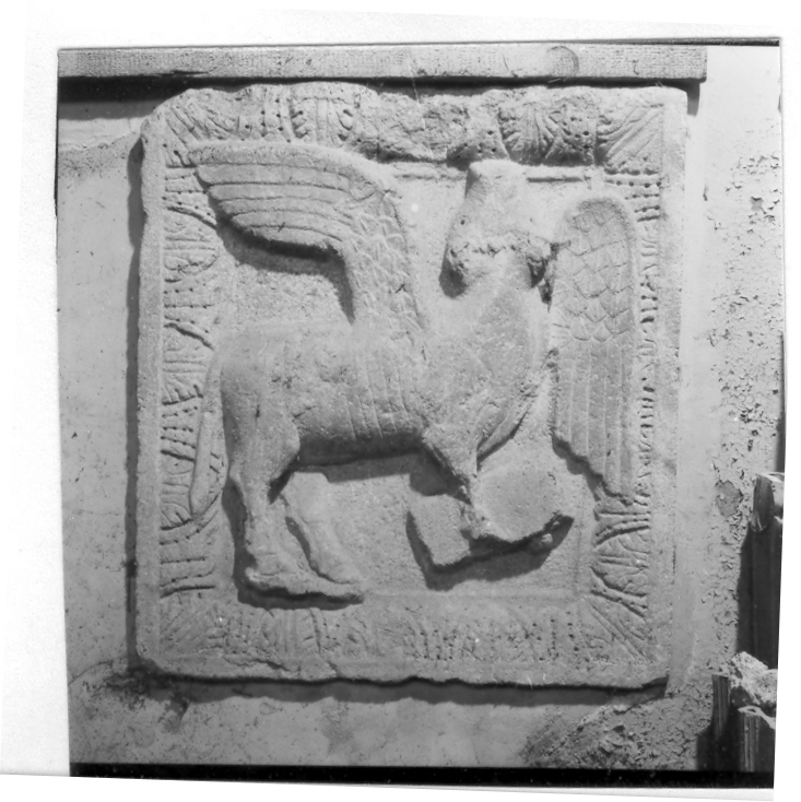 simbolo di San Luca: bue (rilievo, elemento d'insieme) - bottega campana (fine/inizio secc. XIII/ XIV)