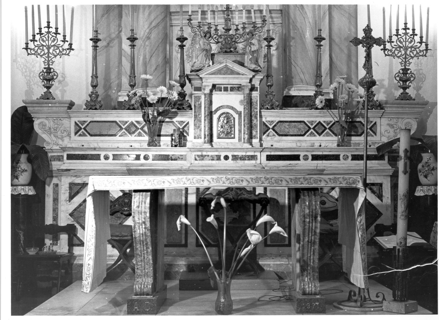 altare maggiore - bottega napoletana (fine/inizio secc. XIX/ XX)