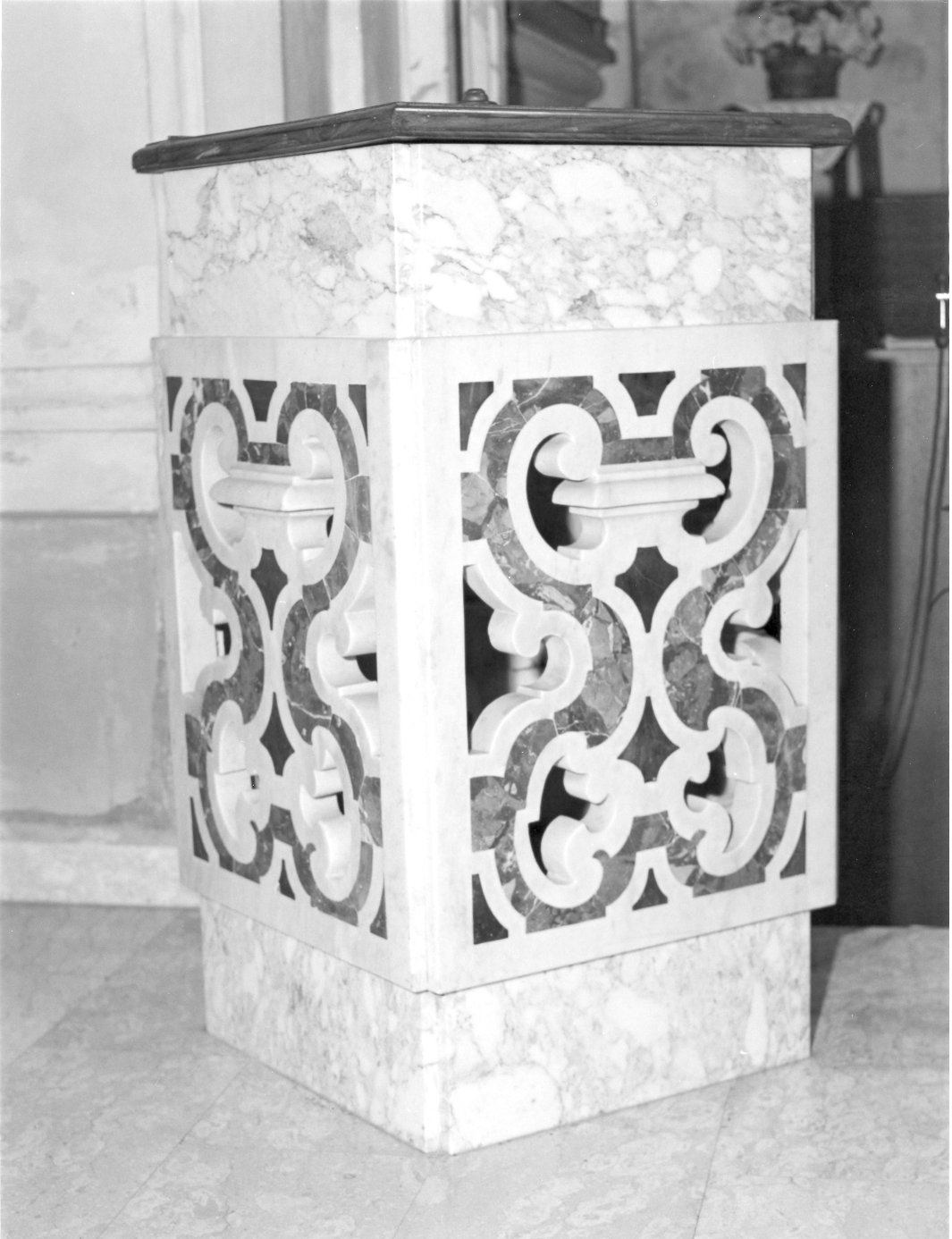 motivi decorativi (balaustro, frammento) - bottega campana (seconda metà sec. XVIII)