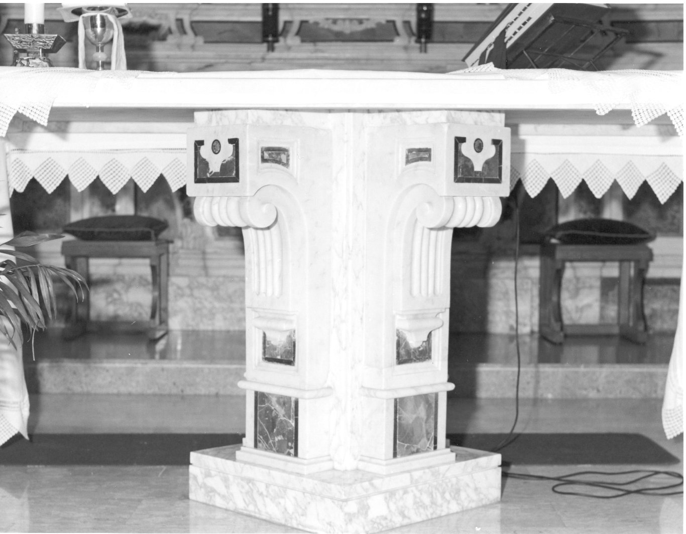 motivi decorativi (mensa d'altare) - bottega campana (seconda metà sec. XVIII)