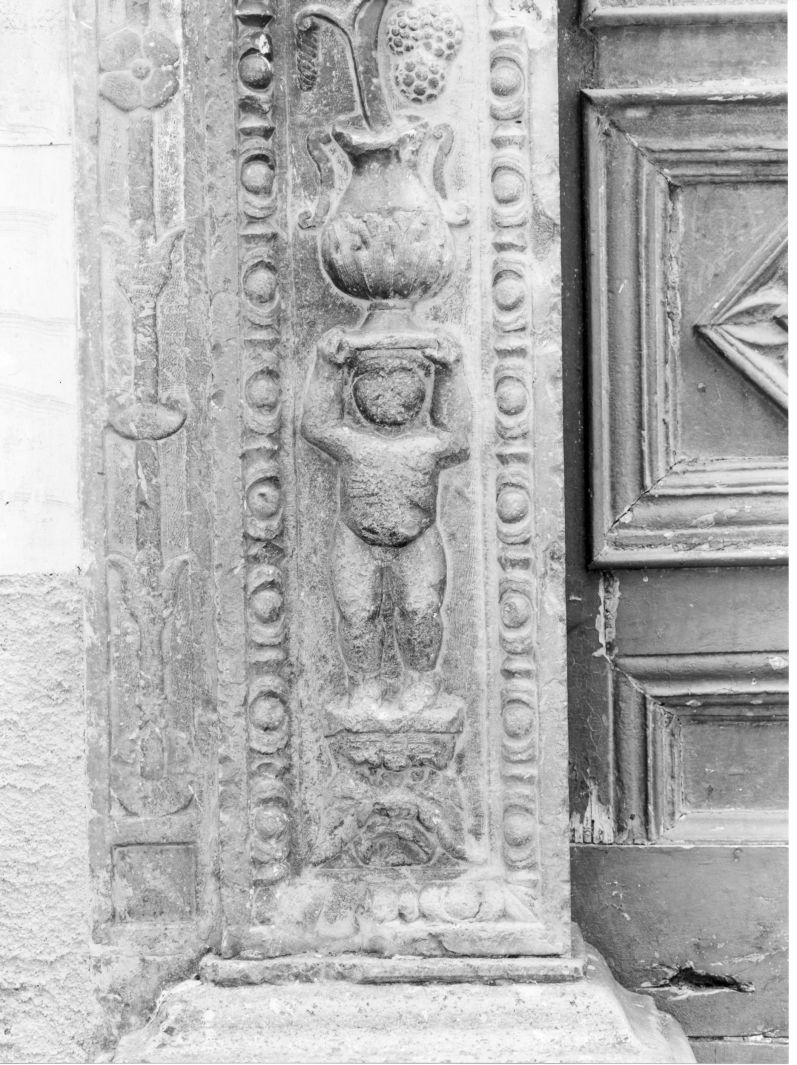 elementi decorativi antropomorfi (decorazione plastico-architettonica) di Caruso Antonio (attribuito) (sec. XVII)