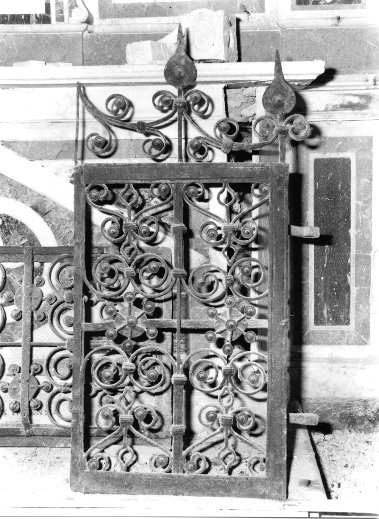cancello di balaustrata, opera isolata - bottega Italia meridionale (fine/inizio secc. XVIII/ XIX)