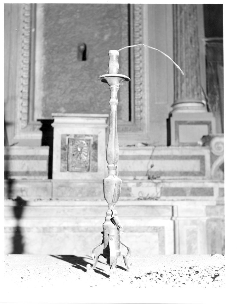 candelabro, serie - bottega campana (primo quarto sec. XX)