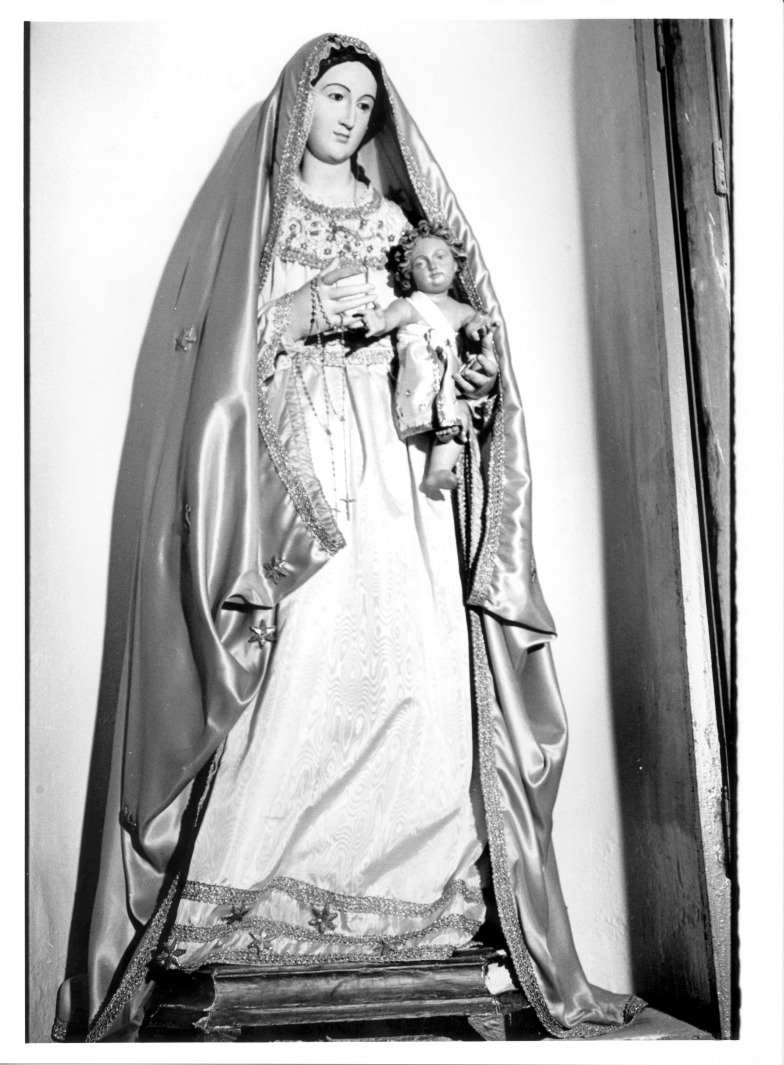 Madonna delle rose, Madonna con Bambino (statua) - bottega campana (metà sec. XIX)