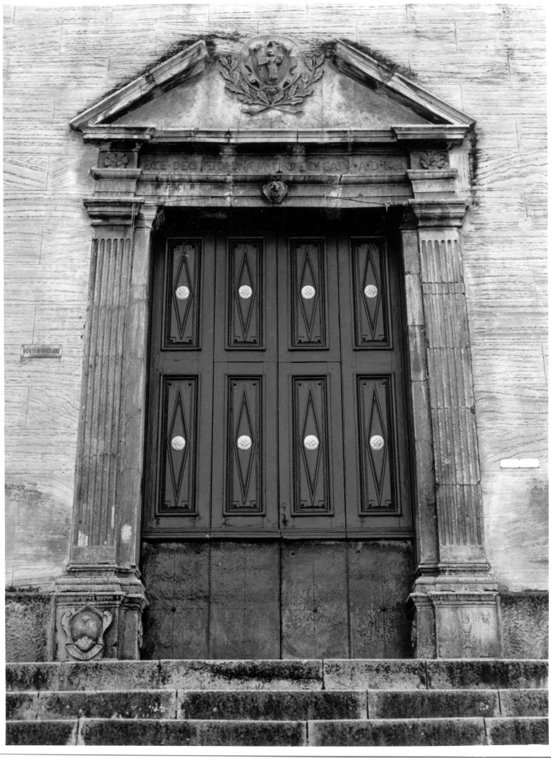 motivi decorativi architettonici (portale architravato) - bottega campana (sec. XVII)